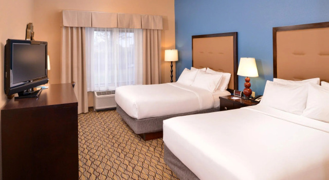 Четырёхместный номер Standard Holiday Inn Express & Suites Wichita Falls by IHG