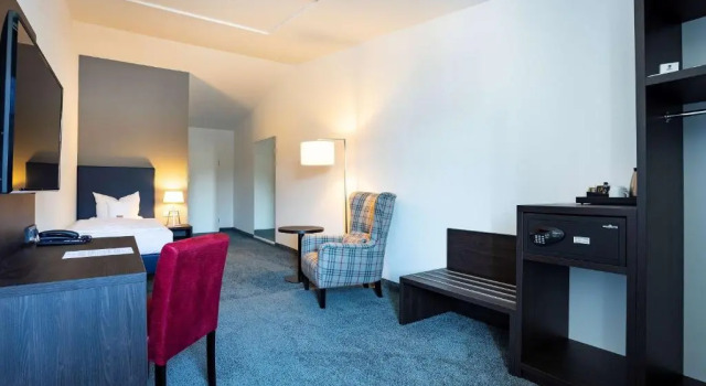 Одноместный номер Superior B&K Hotels