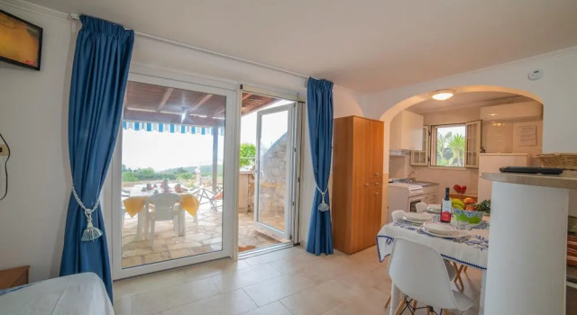 Апартаменты Felloniche Studio Sea View