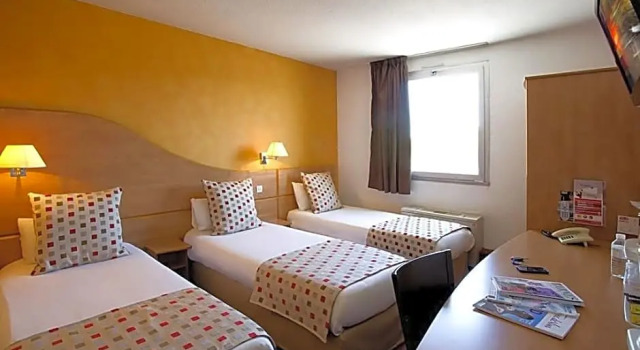 Трёхместный семейный номер Standard Sure Hotel by Best Western Bordeaux Lac
