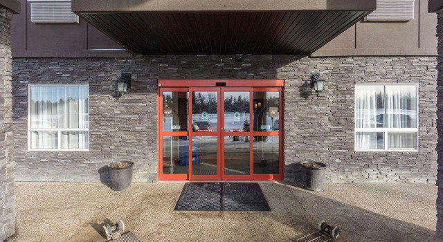 Comfort Inn & Suites, Boek Hotel Hotels in Fox Creek met parkeren, Parkeren
