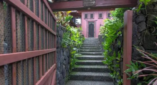 The Bali House & Bali Cottage at Kehena Beach