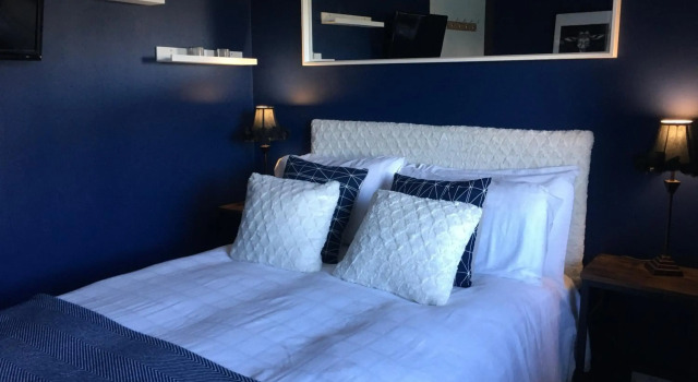 Follies Suites Ballyvoile, Prenota Hotel Dungarvan 