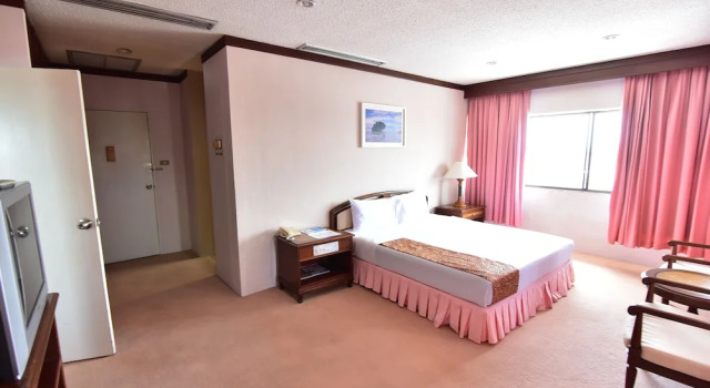 Люкс Thumrin Hotel
