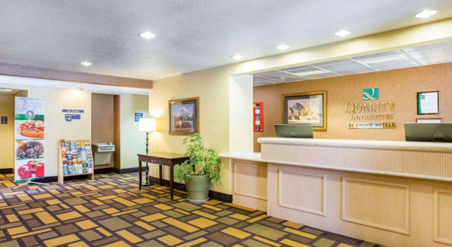 Quality Inn & Suites Weed - Mount Shasta, 予約 ホテル ウィード マウント・シャスタ