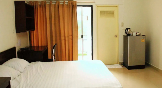 Phet Street Apartment