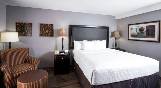 Люкс Carradoc Hall Hotel & Conference Center - Leesburg by The Red Collection