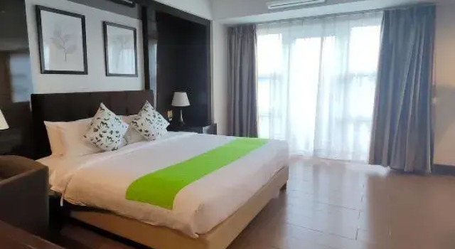 Люкс Newtown Plaza Hotel