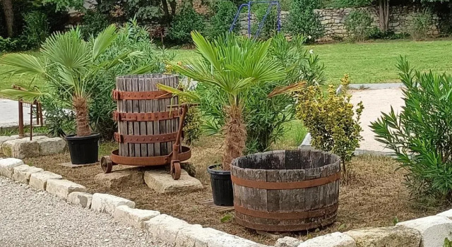 Коттедж с 2 комнатами Maison Calme Avec Jardin Et Parking Prives