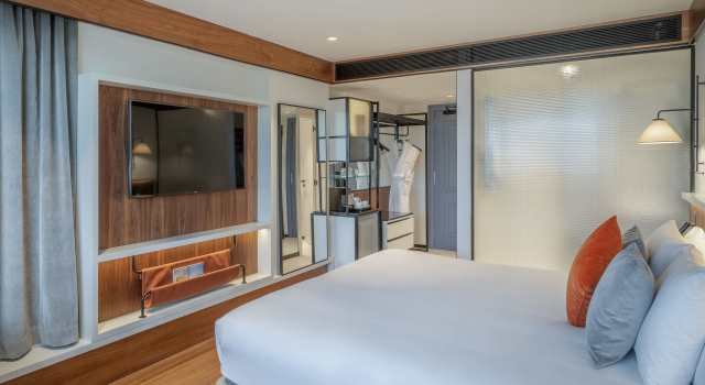 Люкс клубный с 2 комнатами Meliá White House