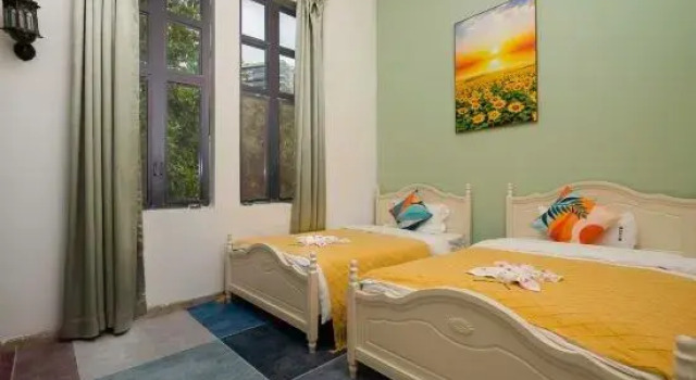Кровать в общем номере Xiwo·Sakura Theme Hotel (Hezheng Dongfangwan Branch)