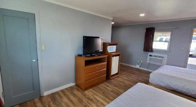 Четырёхместный номер Standard Travelers Inn