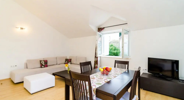 Relaxing Duplex Apartment A3, Close to the Sunset Beach Near Dubrovnik, 2-4, Забронировать Апартаменты/квартира Lazaret , рядом с Частный пляж Hotel Vis