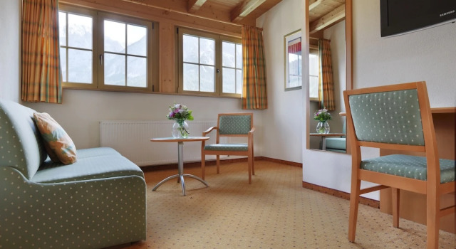 Семейный номер Standard с балконом Hotel Stern