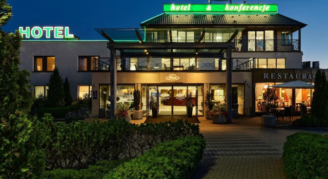 Centrum Hotelowo-Konferencyjne Witek, Boek Hotel Hotels in Klein-Polen met parkeren, Parkeren