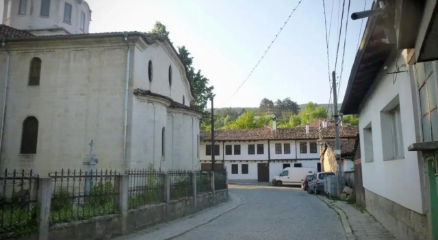 Коттедж с 2 комнатами Razsukanova house , Разсукановата къща