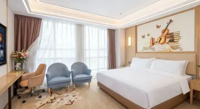 Люкс Superior Vienna Hotel (Foshan West Railway Station Airport Branch)
