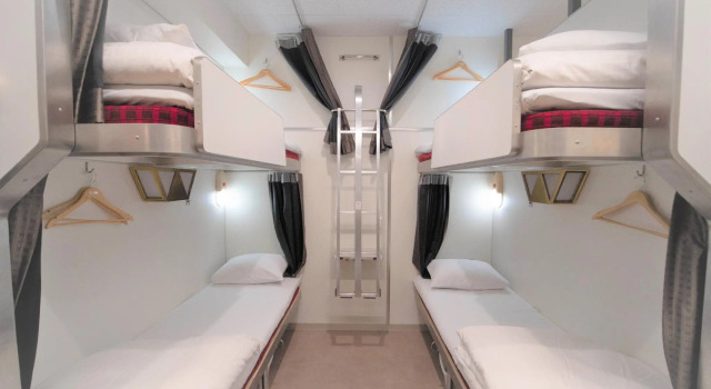 Кровать в общем номере (мужской номер) Train Hostel HOKUTOSEI
