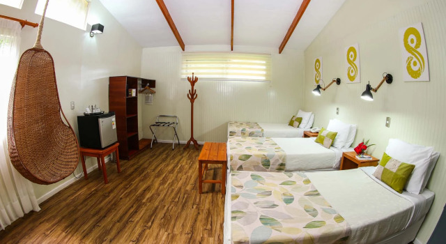 Четырёхместный номер Standard Отель Easter Island Eco Lodge