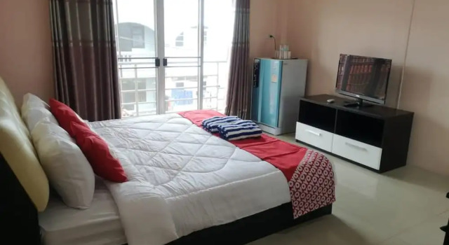 Номер Deluxe OYO 75414 KJS Pattaya