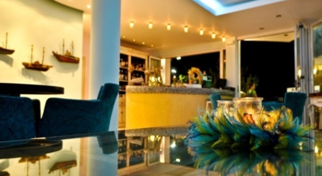 Mari Apartments