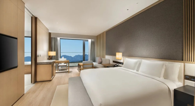 Двухместный номер Premium Crowne Plaza Zunhua Hot Spring Town by IHG