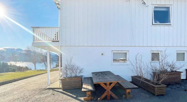 Апартаменты 4 Star Holiday Home in Averoy