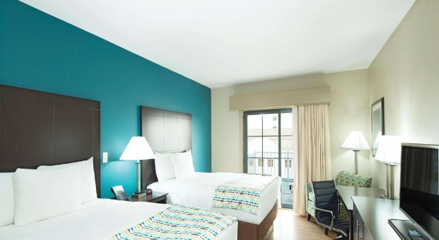Четырёхместный номер Standard с видом на закат La Quinta by Wyndham Ocean City