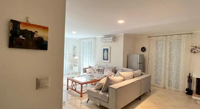 Villa Ampelaki (30 meters to the beach)