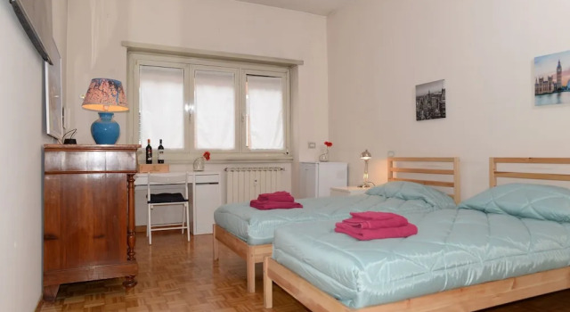Welcome to our establishment We will be happy to welcome you, Забронировать Гостевой дом Отели Тор-ди-Квинто с парковкой, Парковка