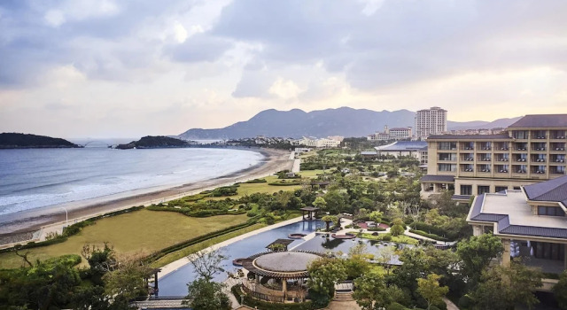 Двухместный номер Standard с балконом и с частичным видом на океан The Westin Zhujiajian Resort, Zhoushan