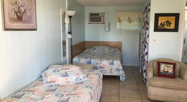 Семейная студия Carousel Suites -Redington Shores