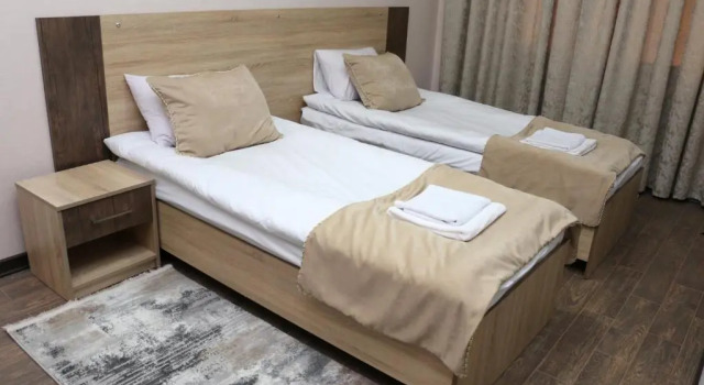 Classic Hotel, Prenota Hotel Hotel economici a Gusar district