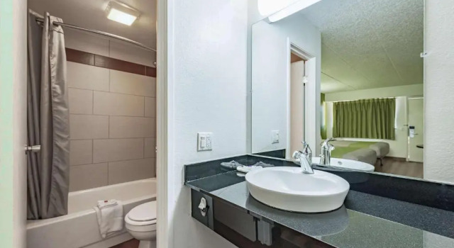 Standard Zimmer Days Inn by Wyndham Cincinnati I-71