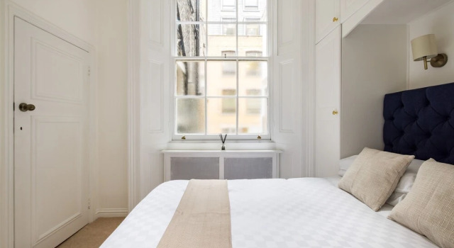 Luxury 2-bed Apartment in Knightsbridge, Забронировать Апартаменты/квартира Лондон Большой Лондон, рядом с Здание «Мишлен Хауз»