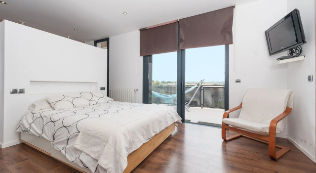 CA SES Barbes, Book Hotel Hoteller i Llubi med pool, Swimmingpool