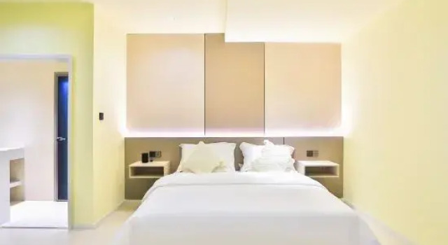 Тент Yunshe·High-altitude View Smart Cinema Homestay (Yanji Yanbian University West Market Branch)