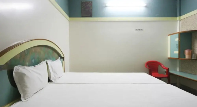 Hotel Le Palace by OYO Rooms