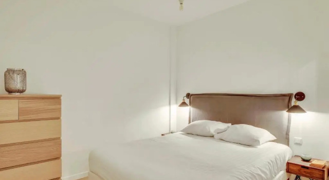 Апартаменты Central & Stylish Renovated Parisian Apt / 6-8 Guests