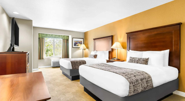 Четырёхместный номер Standard Best Western California City Inn & Suites