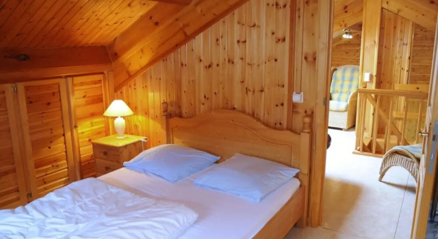 Attractive Holiday Home with Hot Tub in Septon
