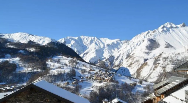 Chalet rénové 3 chambres, charme, WiFi gratuit, proximité pistes - FR-1-452-128, Забронировать Шале Виллы Овернь-Рона-Альпы, Вилла