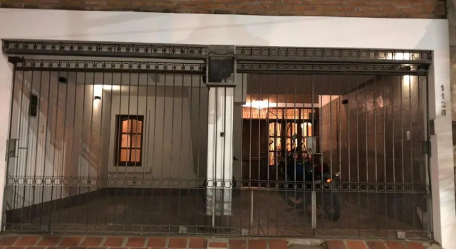 casa p/4 personas sobre av. roca con cochera