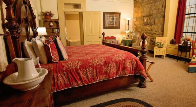 Jailer's Inn, 予約 ホテル バーズタウン Bourbon Trail Kentucky