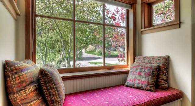 Lovely Laurelhurst - Music Room & Sunny Yard 3 Bedroom Home, Забронировать Апартаменты/квартира Сиэтл штат Вашингтон