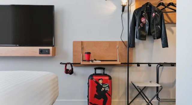 Трёхместный номер Standard Moxy Paris Bastille