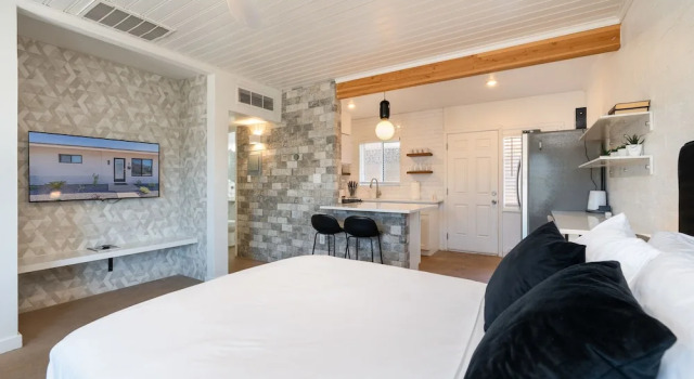 Апартаменты Ash & Ko Boutique Lodging