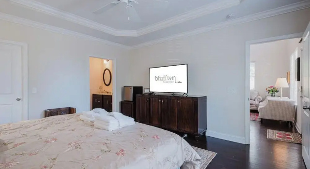 Коттедж Mary Margaret Cottage - Spacious 4 Bed Coastal Home, Historic Old Town Bluffton