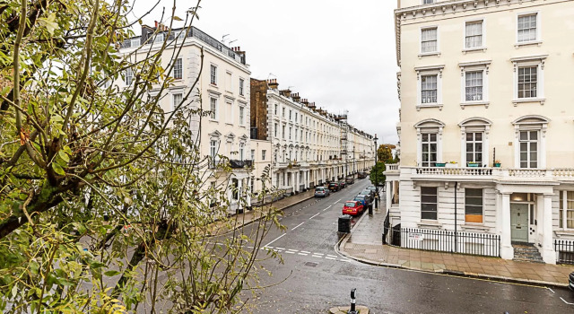 Beautiful Two Bedroom Abode Near Victoria
