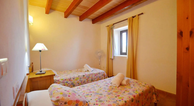 Countryside Villa & Garden, Book Villa Villaer i Porreres, Villa